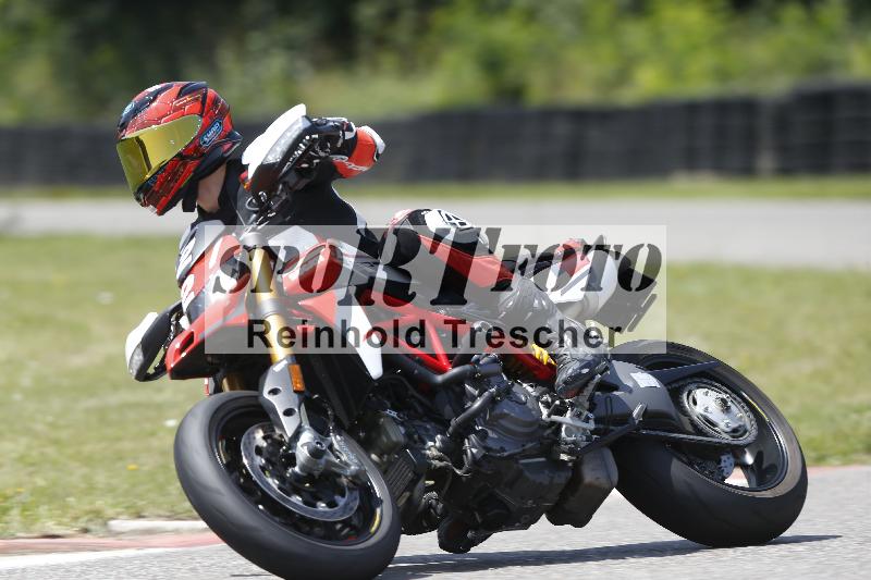 /27 12.06.2025 Ducati Schweiz Trackday Warmup  ADR/gruen-vert/22
